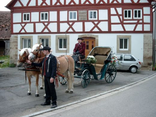  Kutschfahrten bis zu 10 Personen bei Fritz Schüttler, Hagenau 2, 91592 Buch am Wald - Tel. 09868/1740